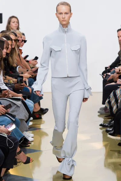 Look 30